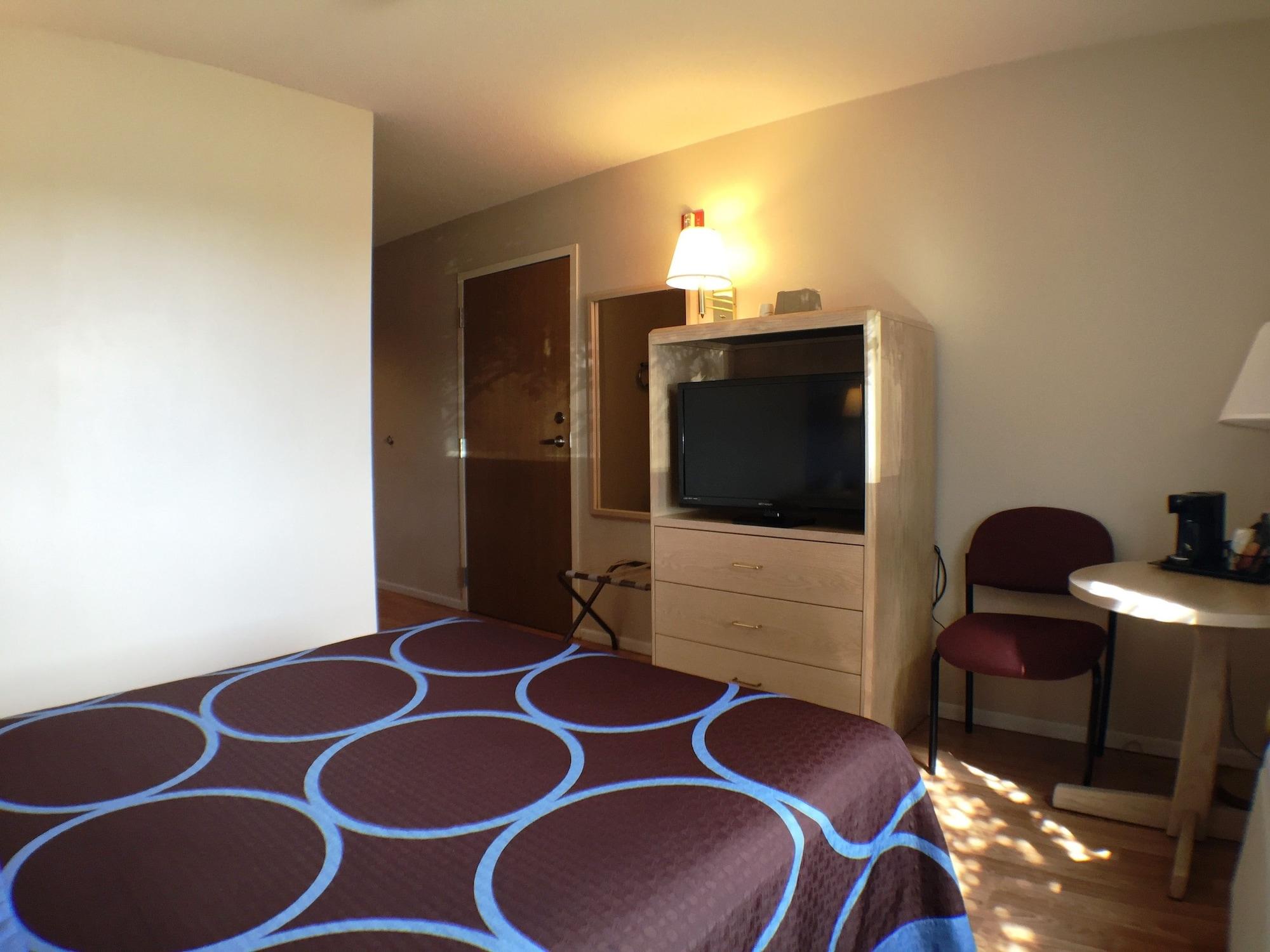 Super 8 By Wyndham Canandaigua Eksteriør billede