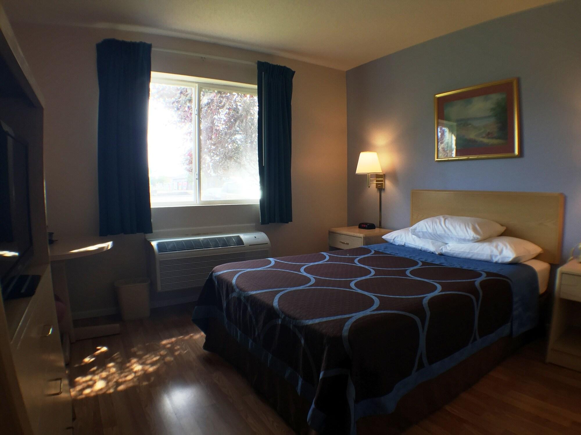 Super 8 By Wyndham Canandaigua Eksteriør billede