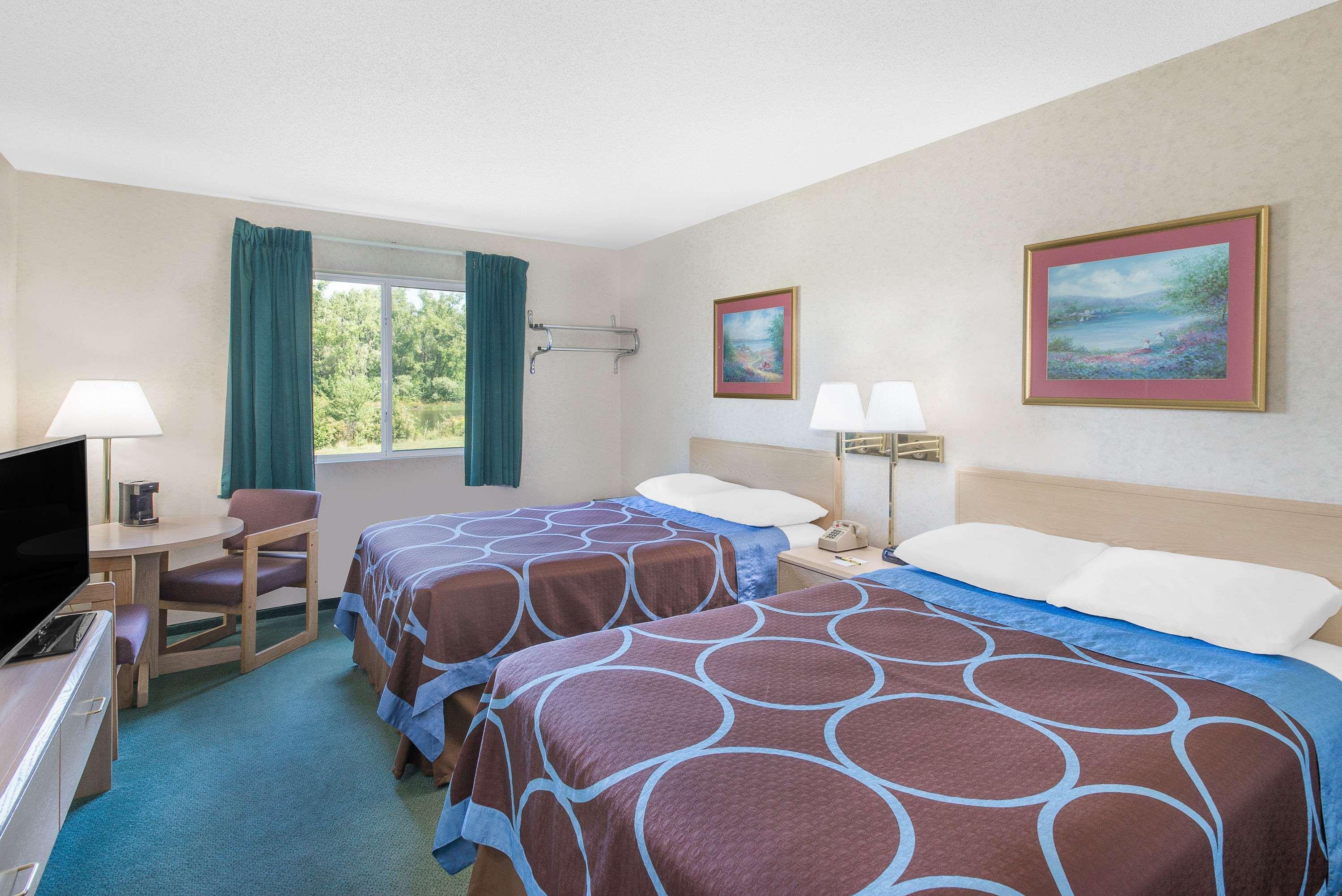 Super 8 By Wyndham Canandaigua Eksteriør billede