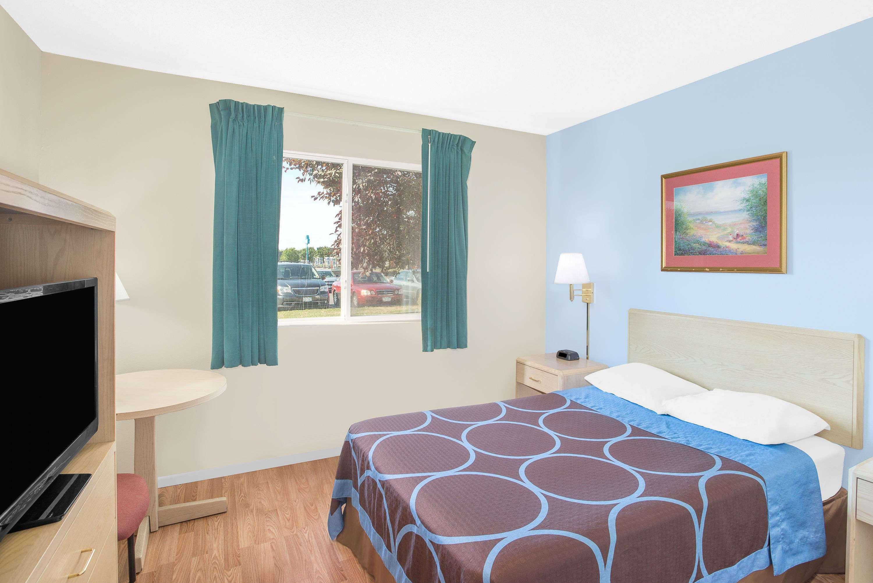 Super 8 By Wyndham Canandaigua Eksteriør billede